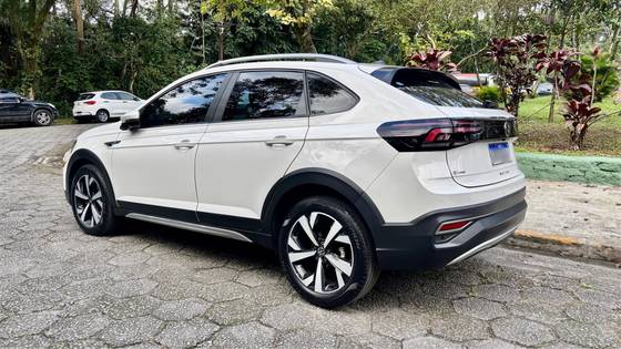 VOLKSWAGEN NIVUS 1.0 200 TSI TOTAL FLEX HIGHLINE AUTOMÁTICO VOLKSWAGEN NIVUS 1.0 200 TSI TOTAL FLEX HIGHLINE AUTOMÁTICO
